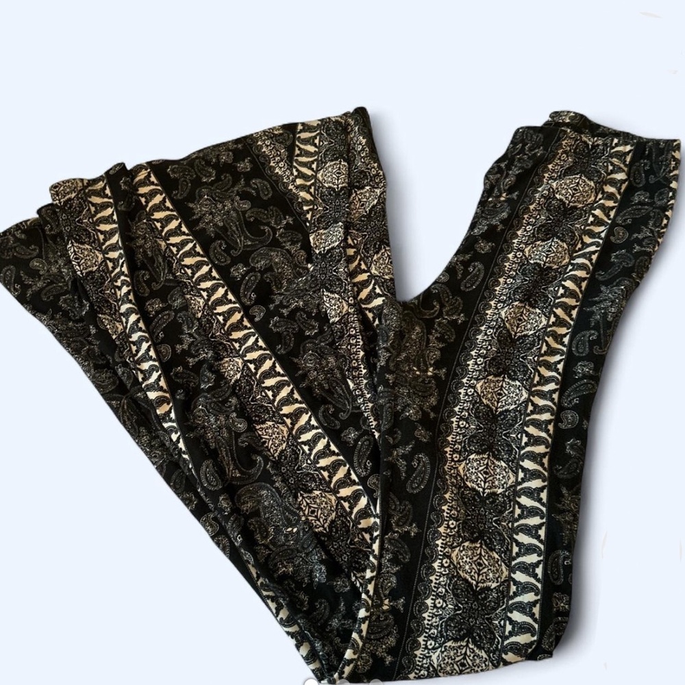 Patterned boot cut leggings